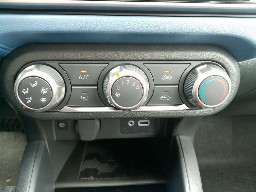 2025 Nissan Versa SV photo 36