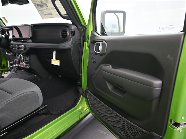 2025 Jeep Wrangler Rubicon photo 19