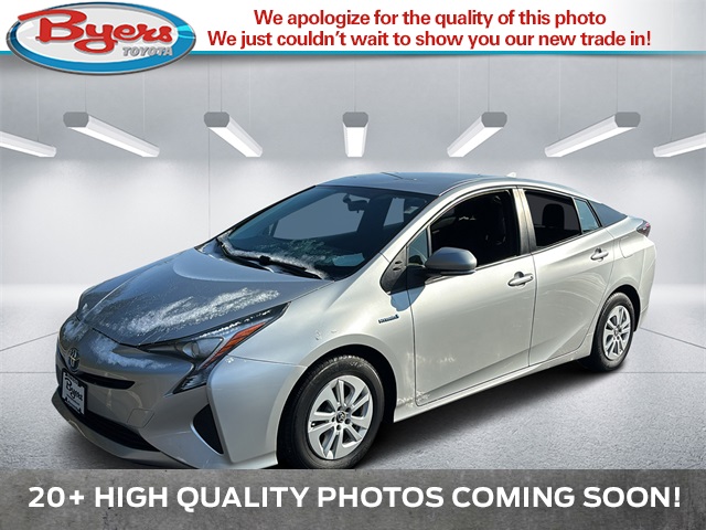 2016 Toyota Prius Two's photo