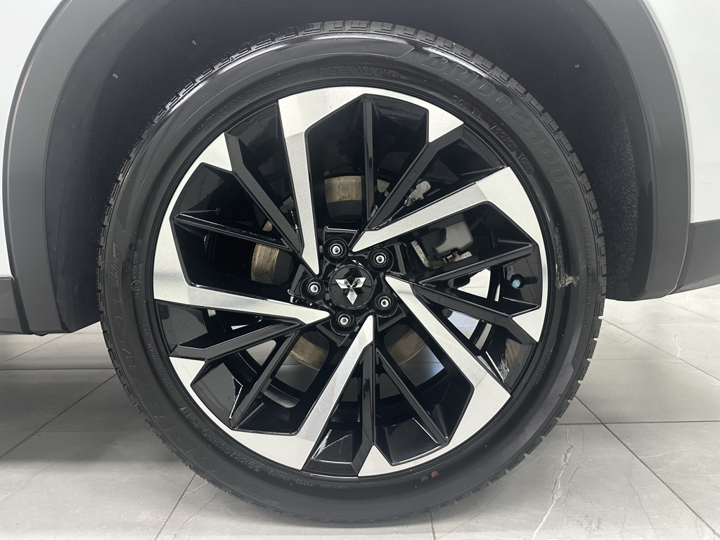2024 Mitsubishi Outlander SE photo 7