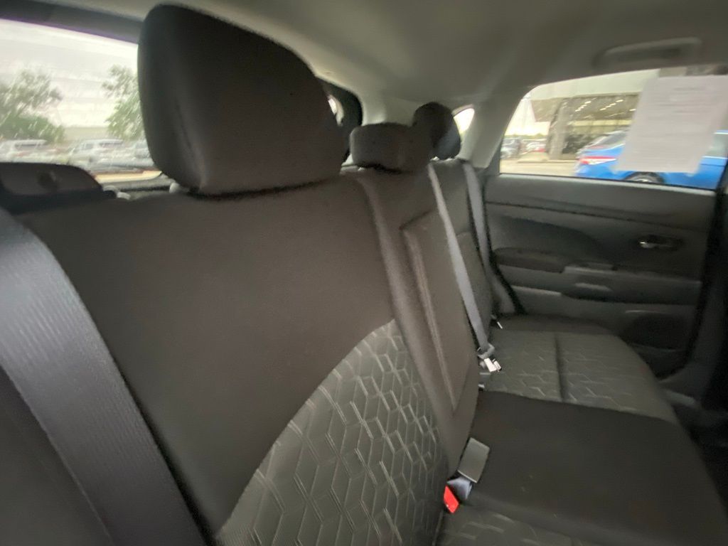 2024 Mitsubishi Outlander Sport ES photo 24