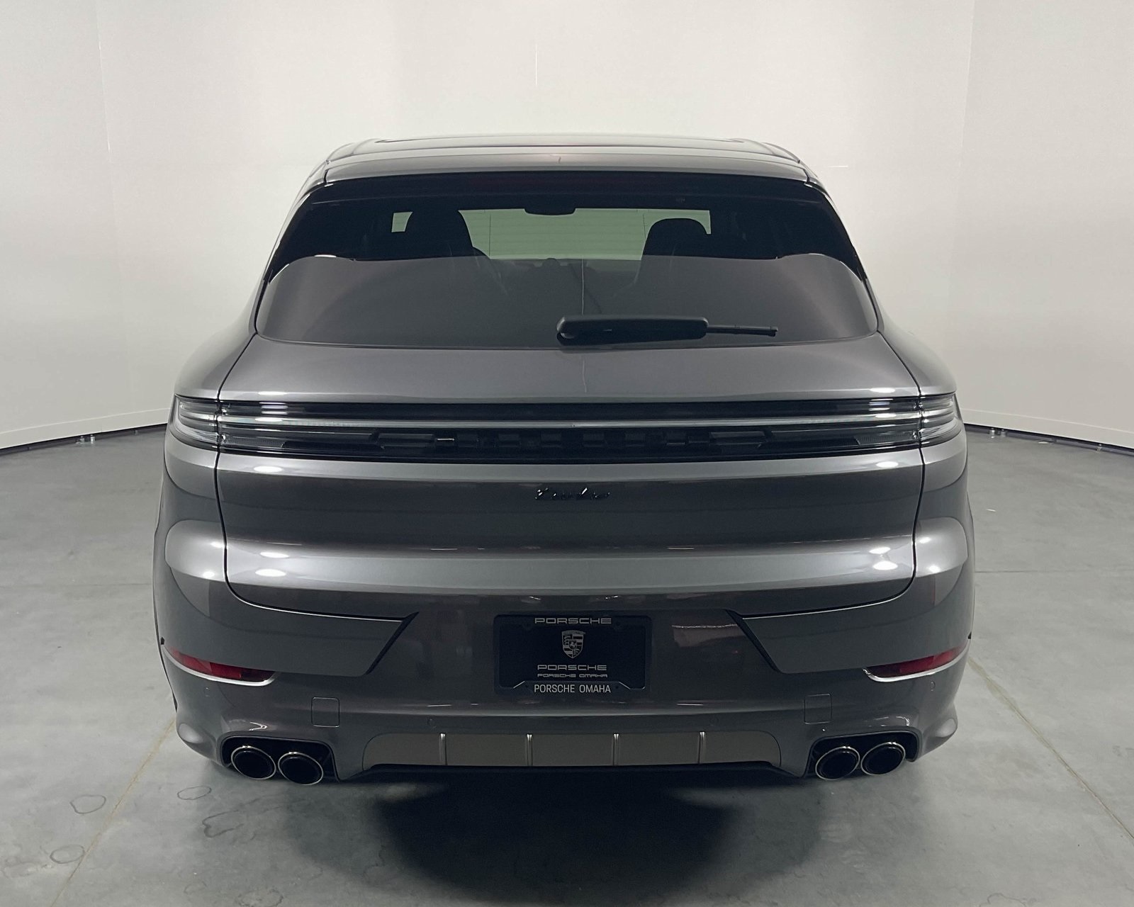 2025 Porsche Cayenne Turbo E-Hybrid photo 6