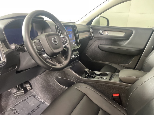 2025 Volvo XC40 Core photo 19