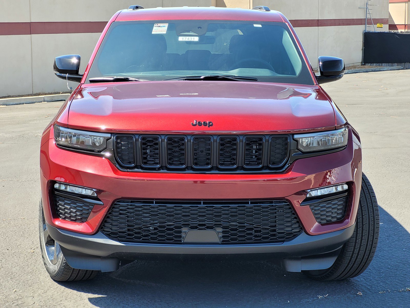 2025 Jeep Grand Cherokee Limited photo 2