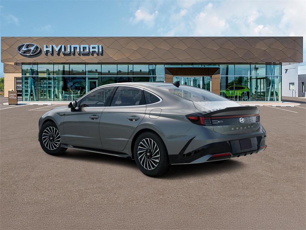 2026 Hyundai Sonata Hybrid Limited photo 2