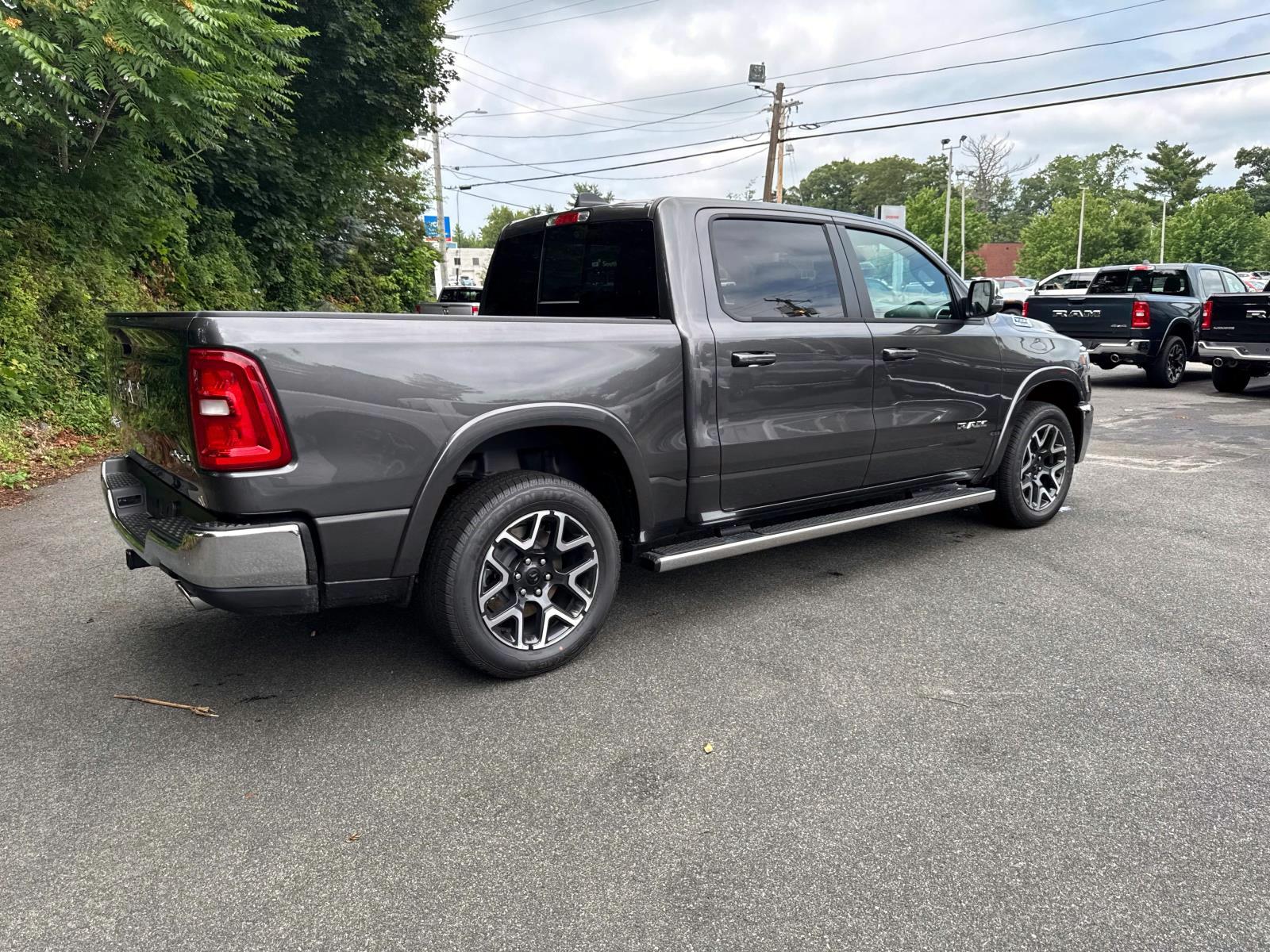 2025 Ram 1500 Laramie photo 4