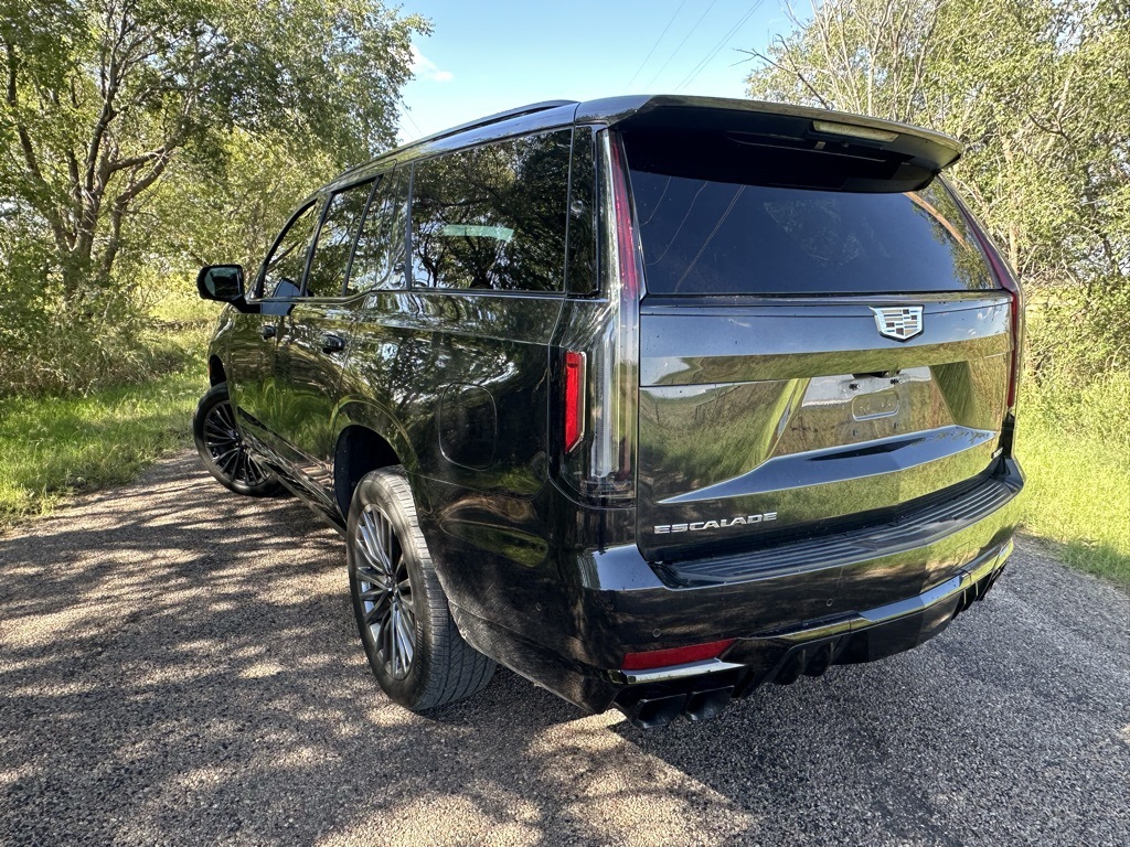 2024 Cadillac Escalade V-Series photo 2