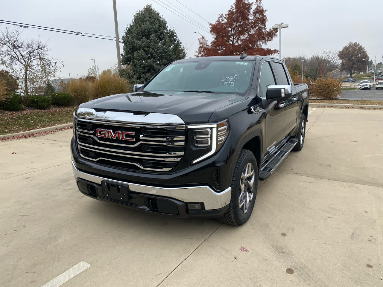 2026 Gmc Sierra 1500 SLT photo 2