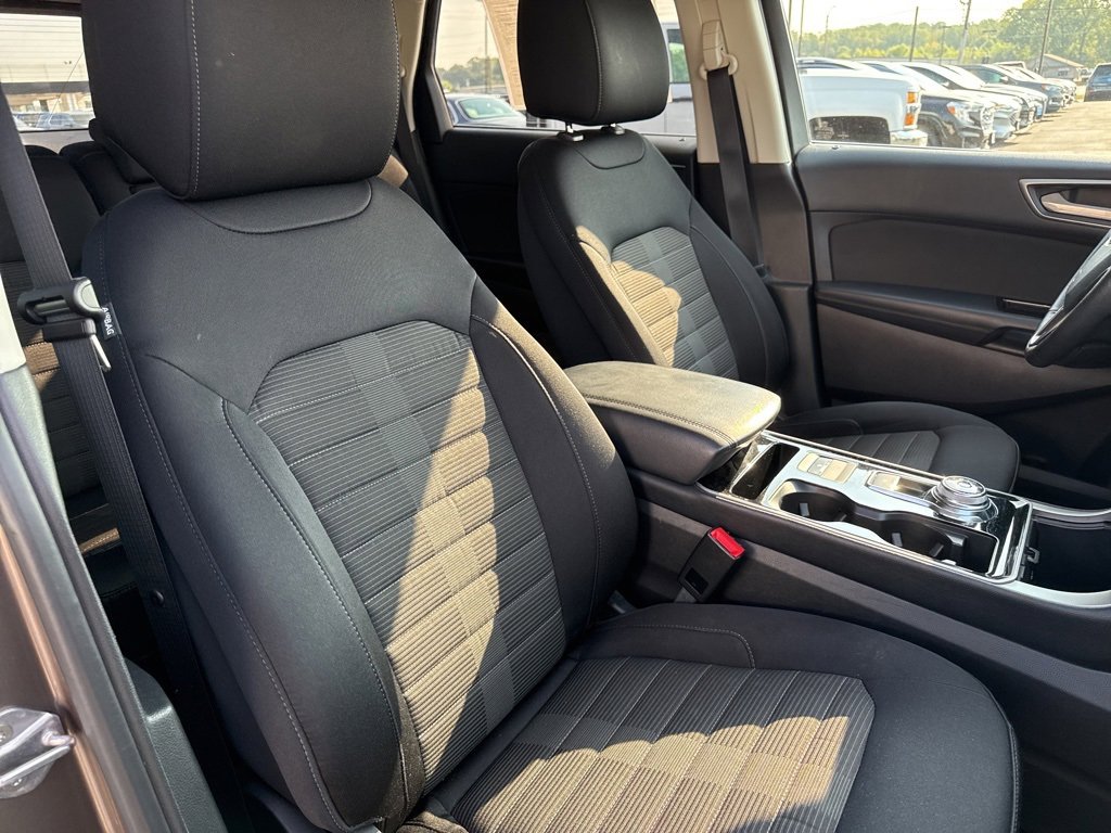 2019 Ford Edge SEL photo 12