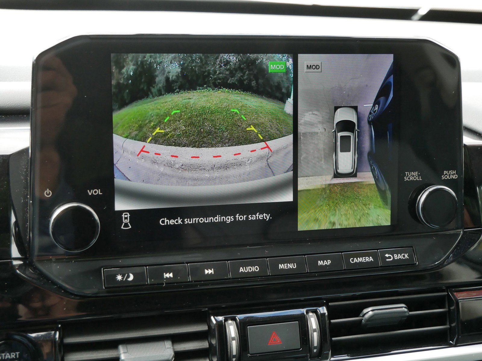 2025 Nissan Pathfinder Platinum photo 26