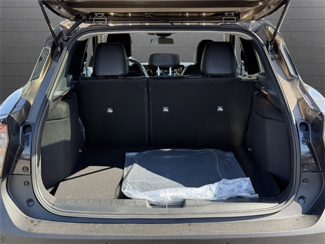 2025 Nissan Kicks SR photo 25