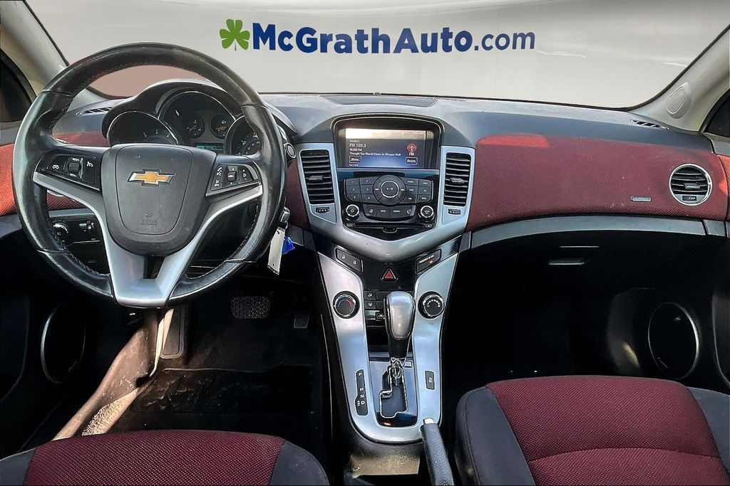 2013 Chevrolet Cruze photo 4