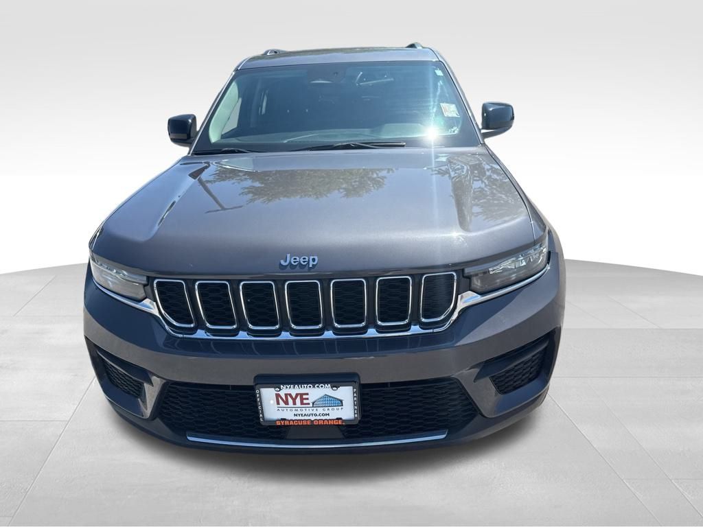 2023 Jeep Grand Cherokee Laredo photo 8