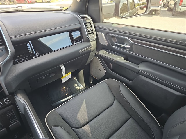 2026 Ram 1500 Laramie photo 9