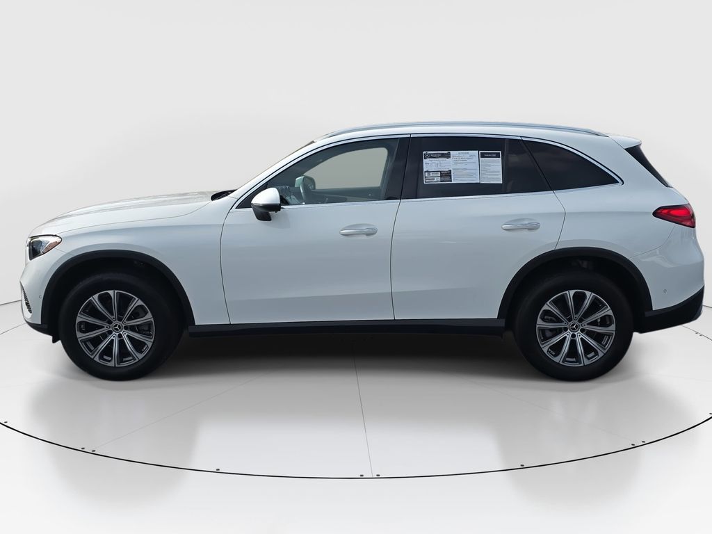 2023 Mercedes Benz GLC 300 photo 4