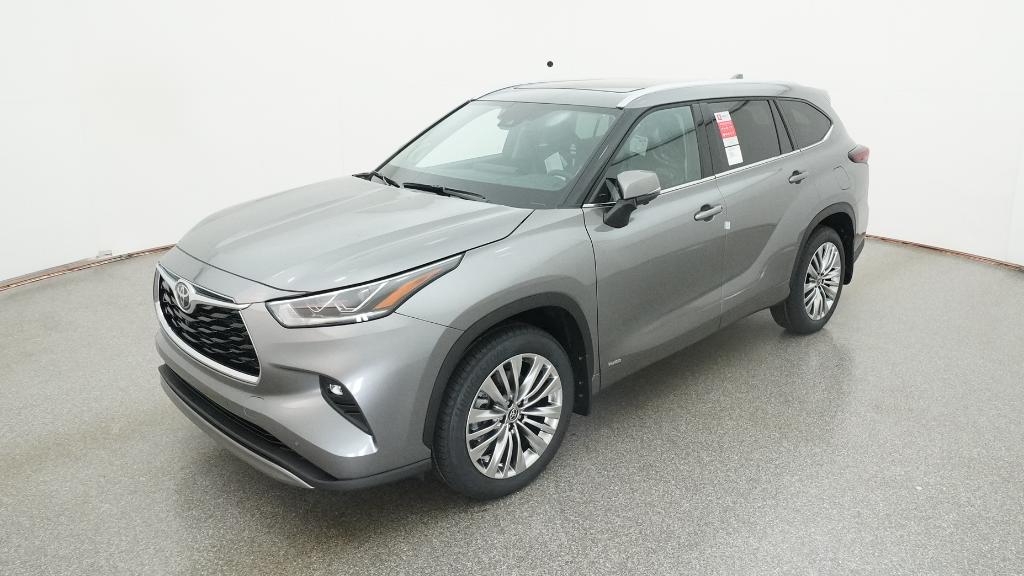 2026 Toyota Highlander Platinum's photo