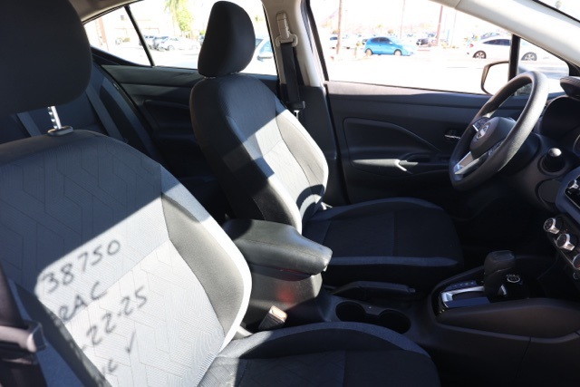 2023 Nissan Versa 1.6 SV photo 18