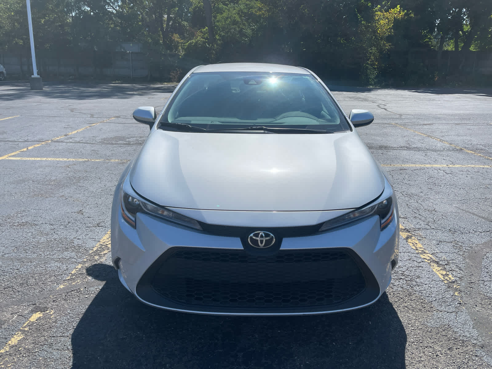2022 Toyota Corolla LE photo 2