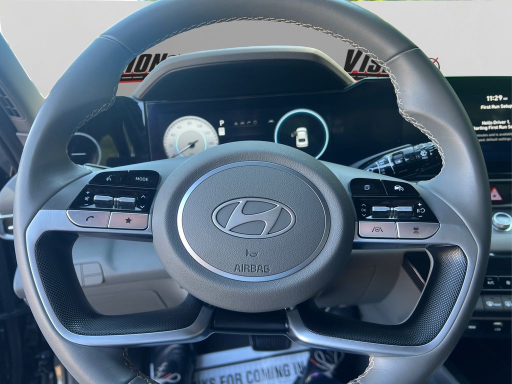 2025 Hyundai Elantra SEL Convenience photo 17