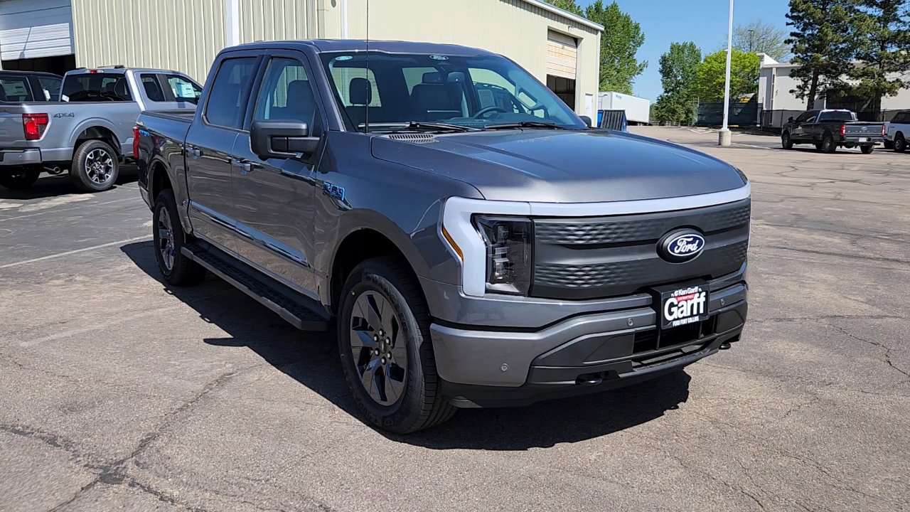 2025 Ford F-150 Lightning photo 12