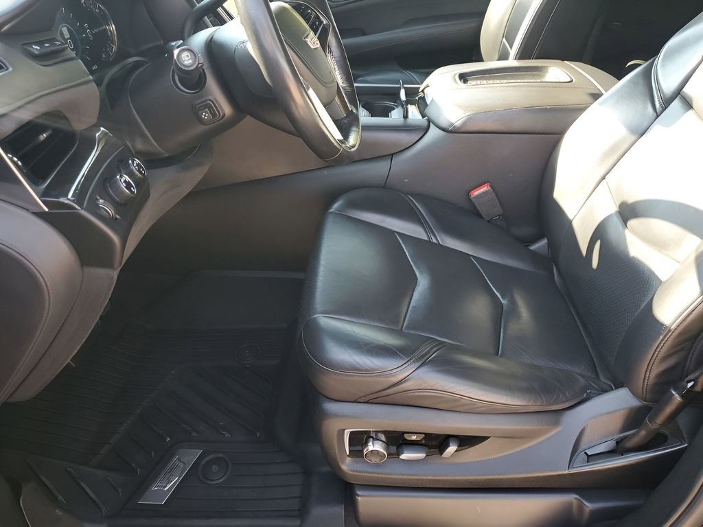 2020 Cadillac Escalade Platinum photo 31