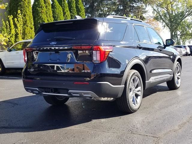 2025 Ford Explorer photo 4