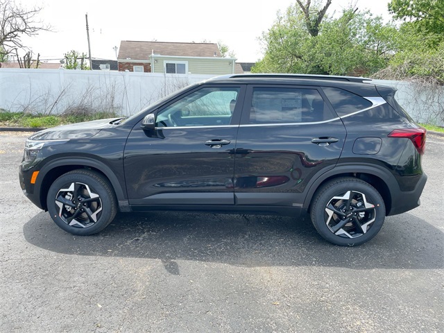 2025 Kia Seltos EX photo 22