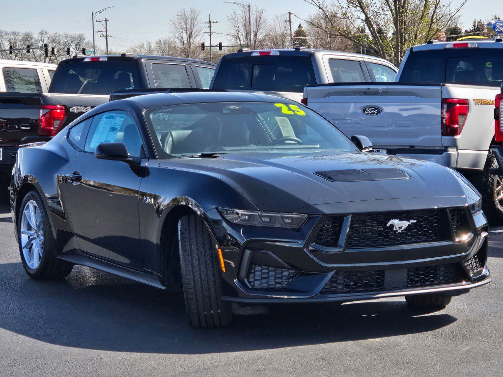 2025 Ford Mustang GT Premium photo 3