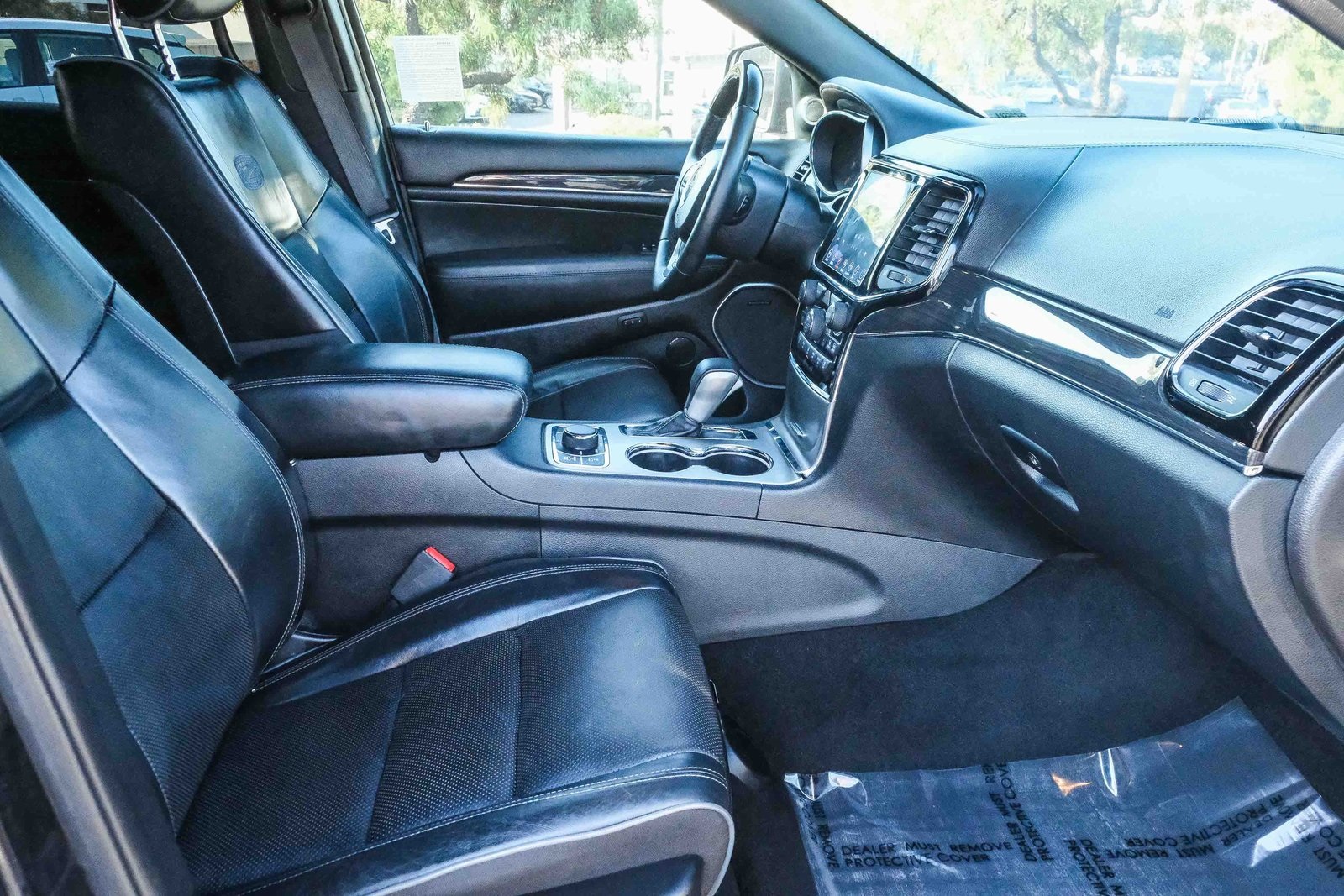 2019 Jeep Grand Cherokee Overland photo 16