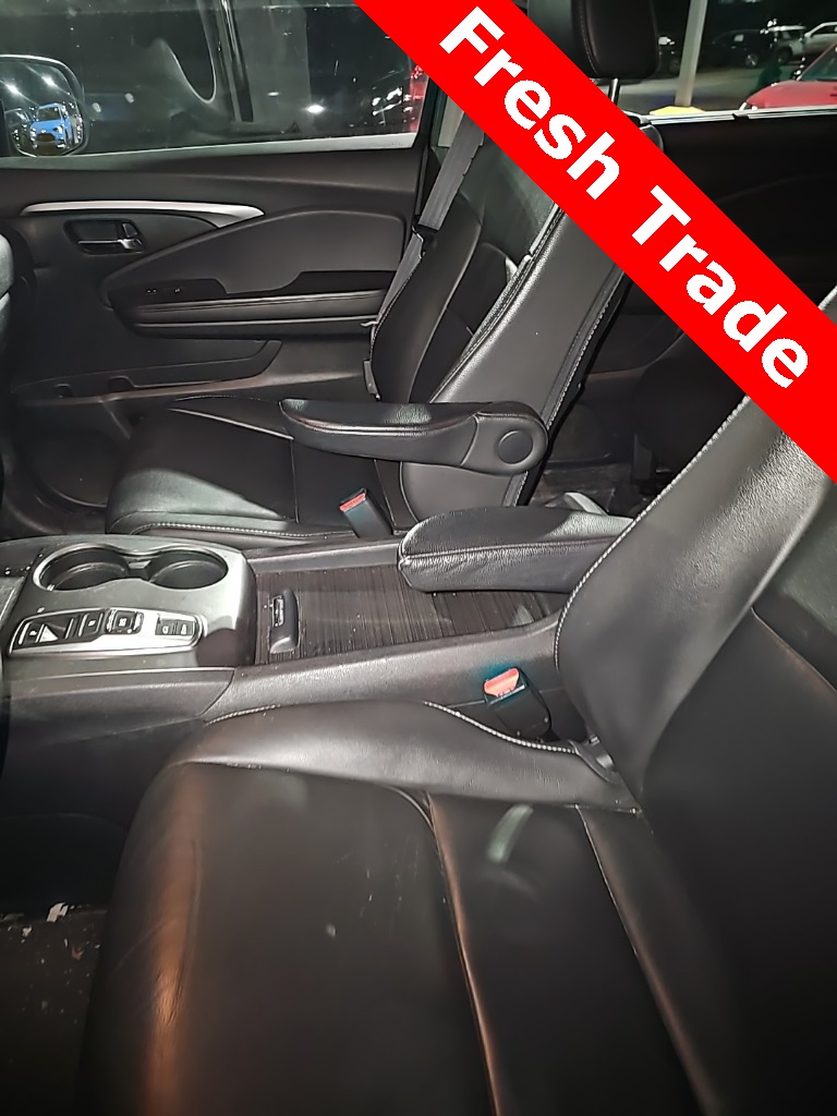 2021 Honda Pilot Special Edition photo 4