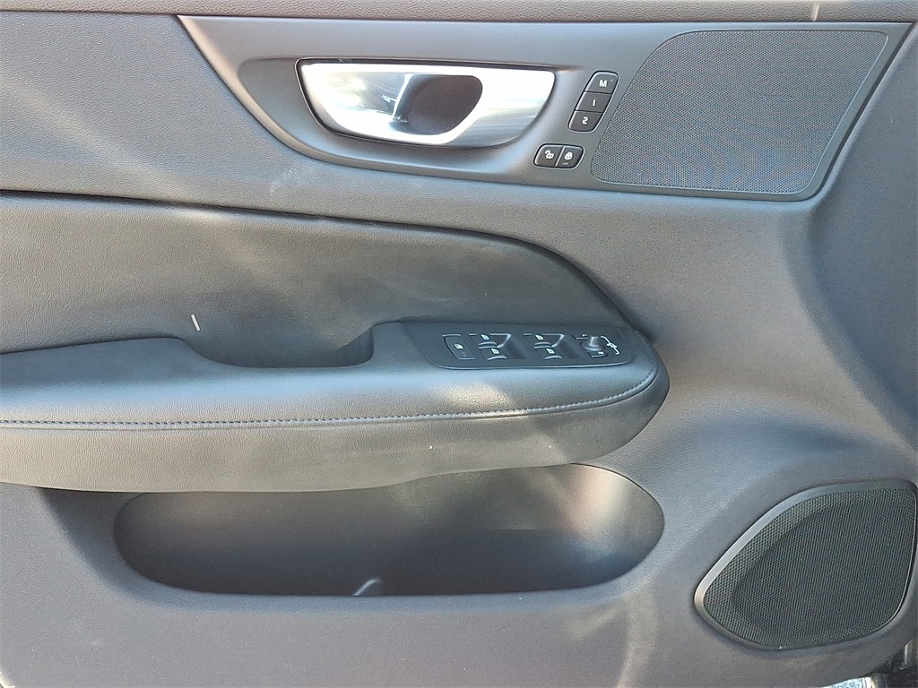 2025 Volvo S60 B5 Core photo 13