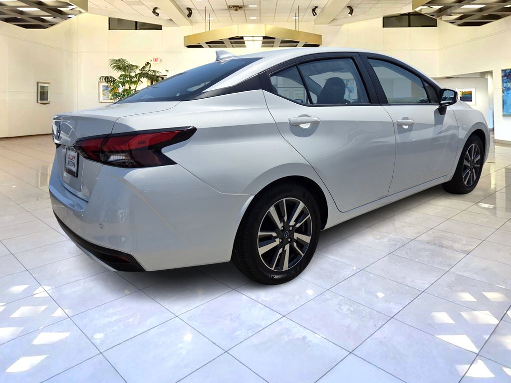 2025 Nissan Versa SV photo 4