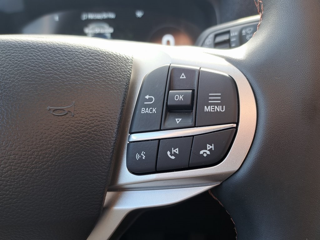 2025 Ford Explorer photo 18