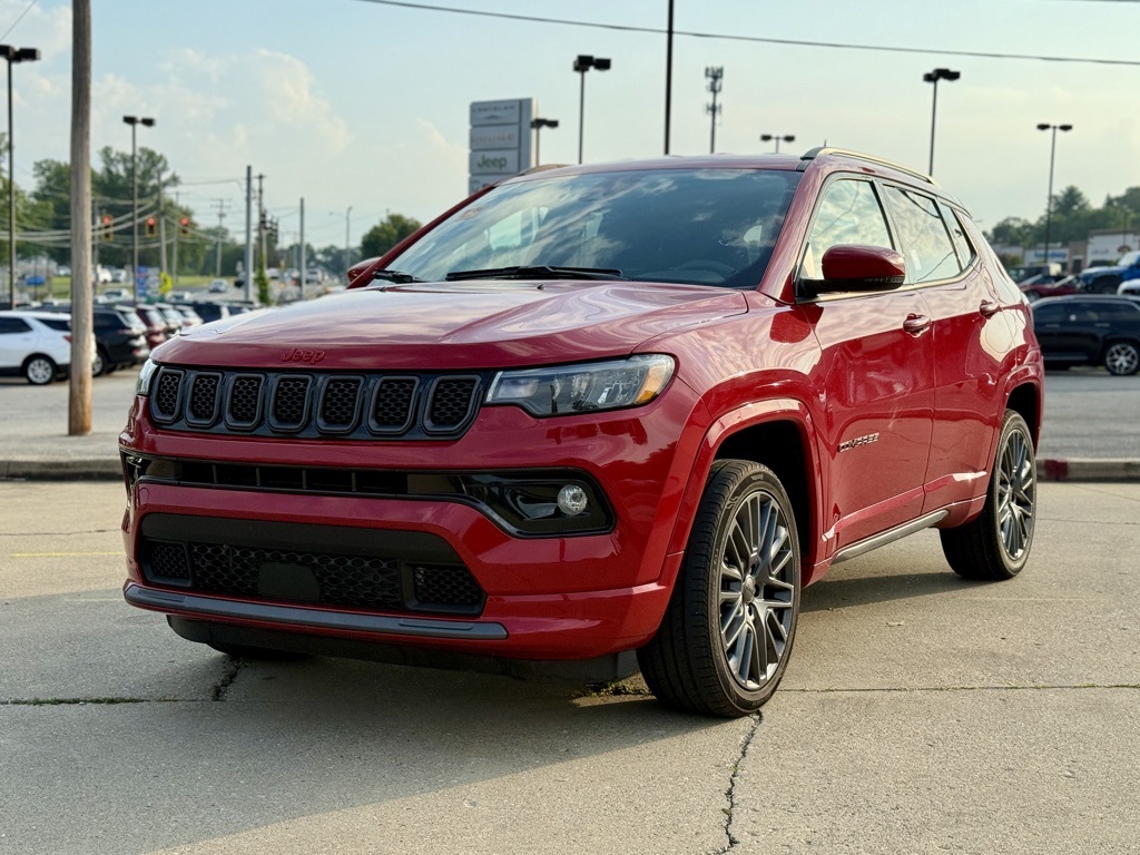 2023 Jeep Compass Limited photo 2
