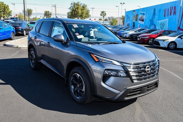 2026 Nissan Rogue SV's photo