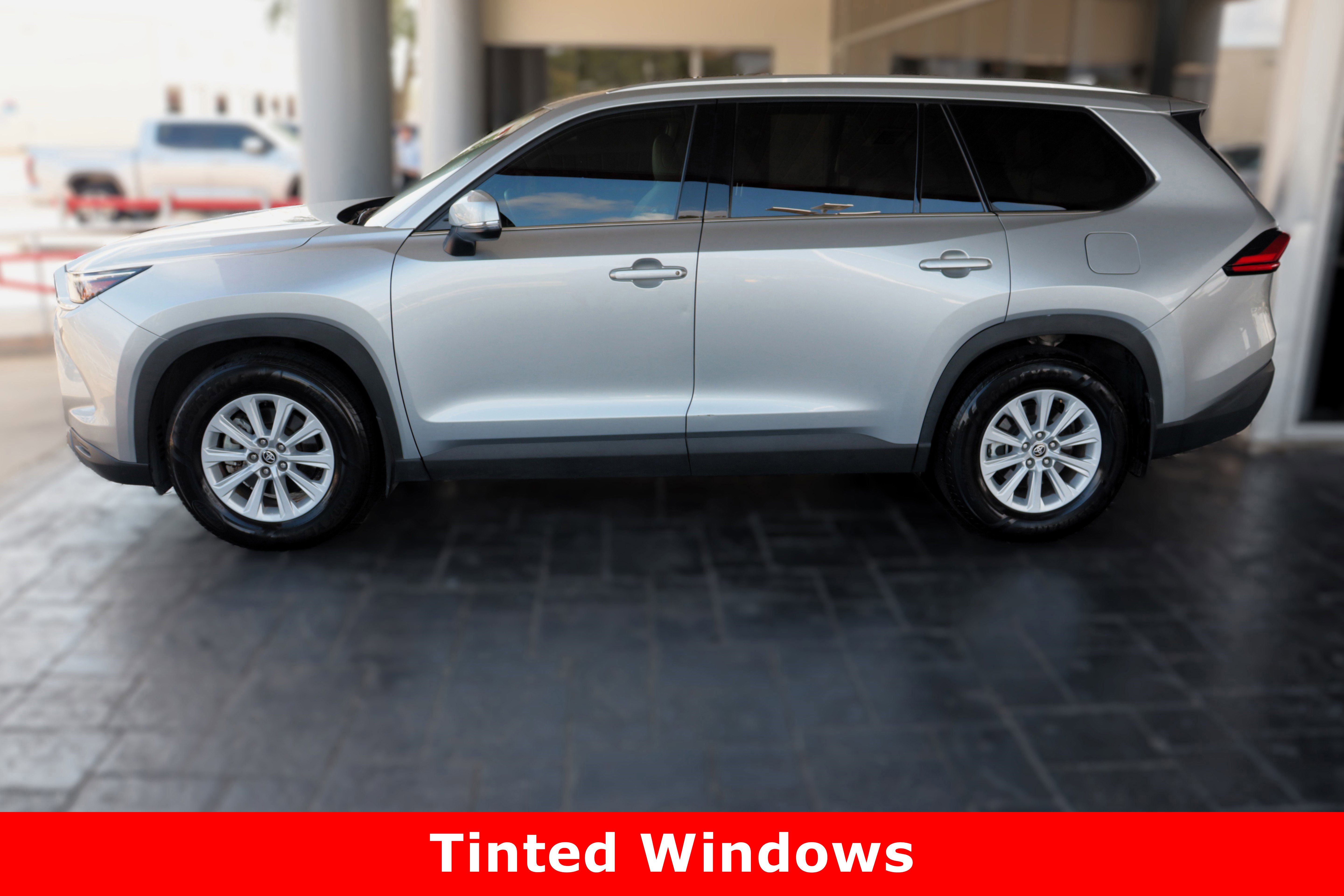 2024 Toyota Grand Highlander XLE photo 2