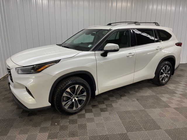 2022 Toyota Highlander XLE photo 6