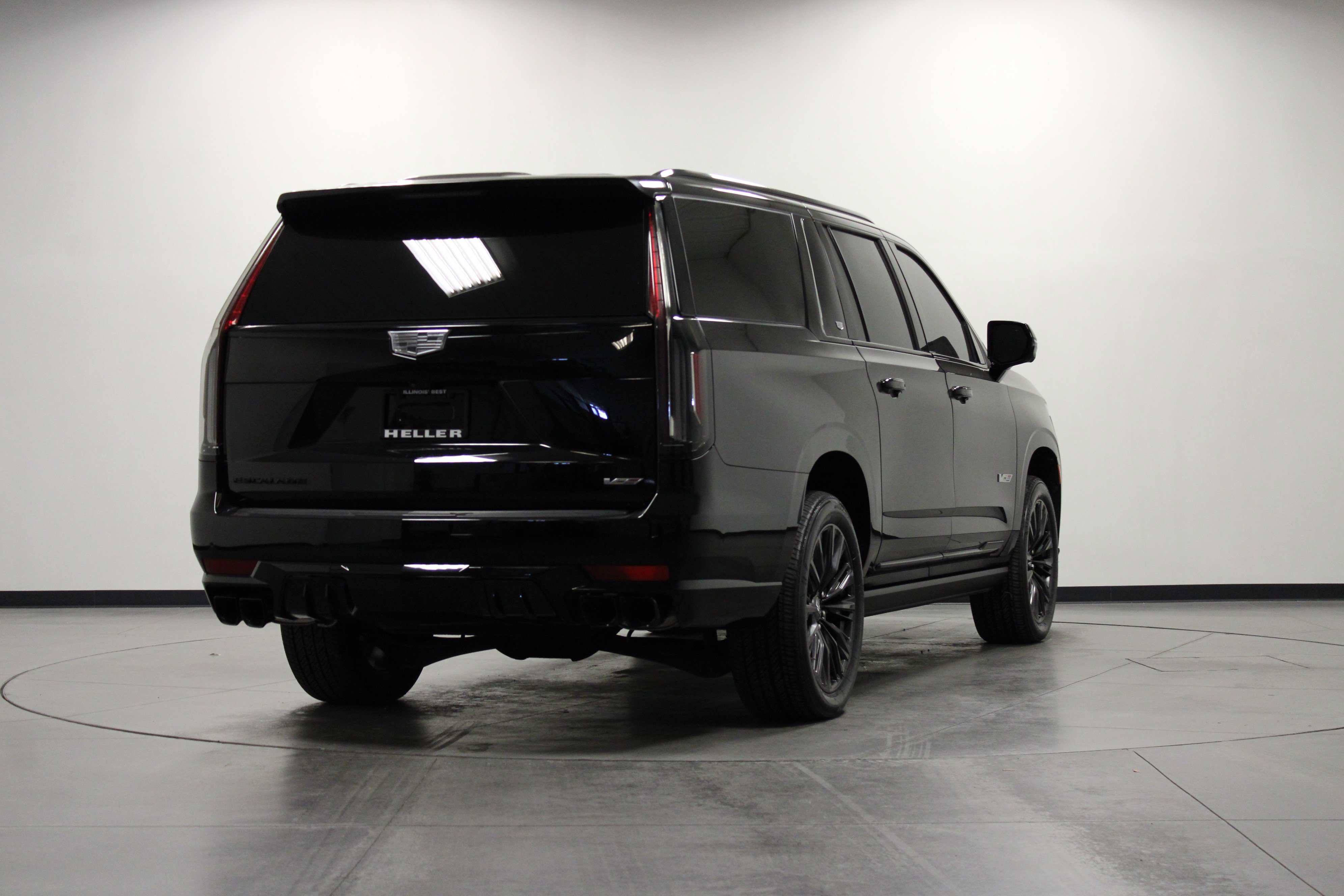 2023 Cadillac Escalade ESV V-Series photo 2