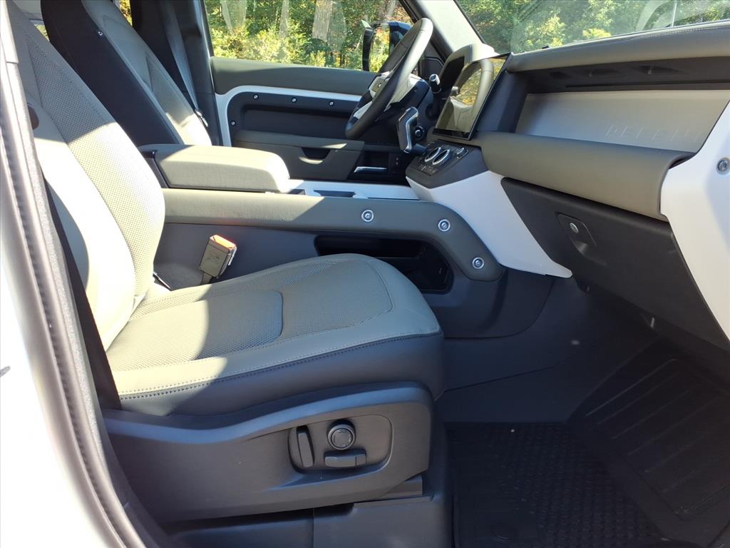 2026 Land Rover Defender 110 S photo 3