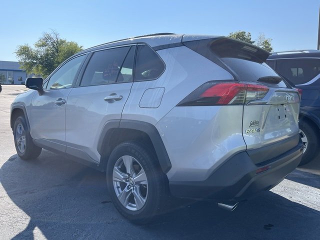 2023 Toyota RAV4 XLE photo 3
