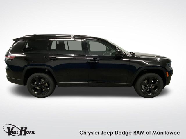 2025 Jeep Grand Cherokee Altitude photo 2
