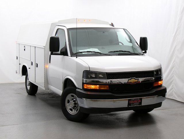 2025 Chevrolet Express Cutaway Base's photo