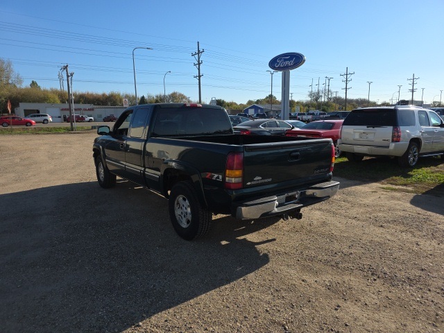 2001 Chevrolet Silverado 1500 LT photo 3