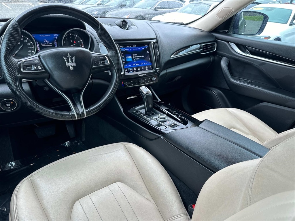 2020 Maserati Levante S photo 2