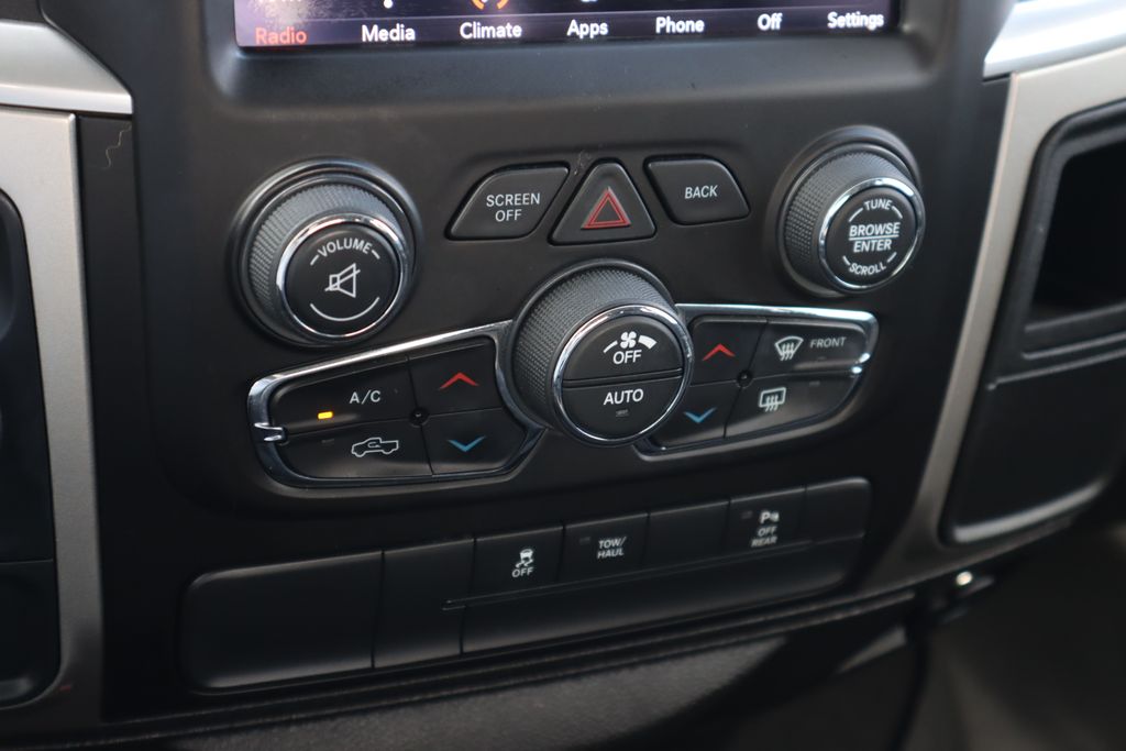 2019 Ram 1500 Classic Warlock photo 17