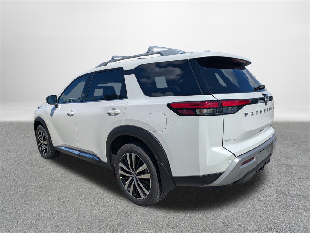 2025 Nissan Pathfinder Platinum photo 4