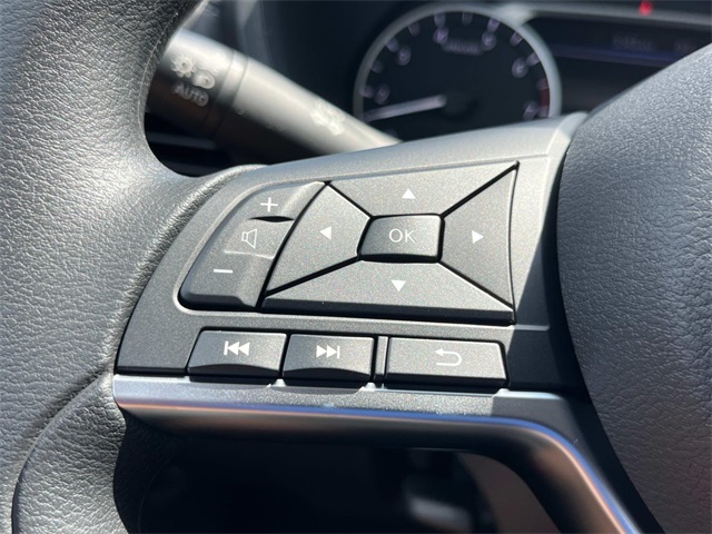 2025 Nissan Sentra SV photo 23