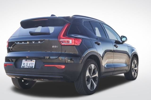 2025 Volvo XC40 Plus photo 4