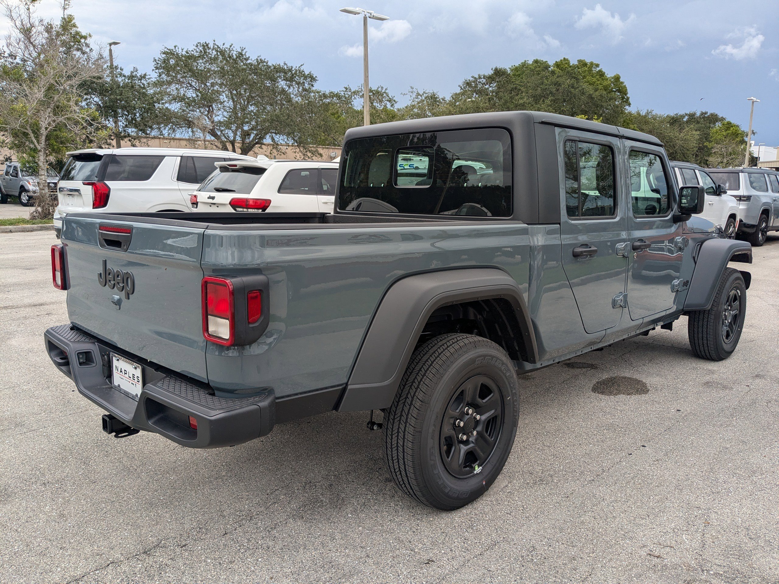 2025 Jeep Gladiator Sport photo 4