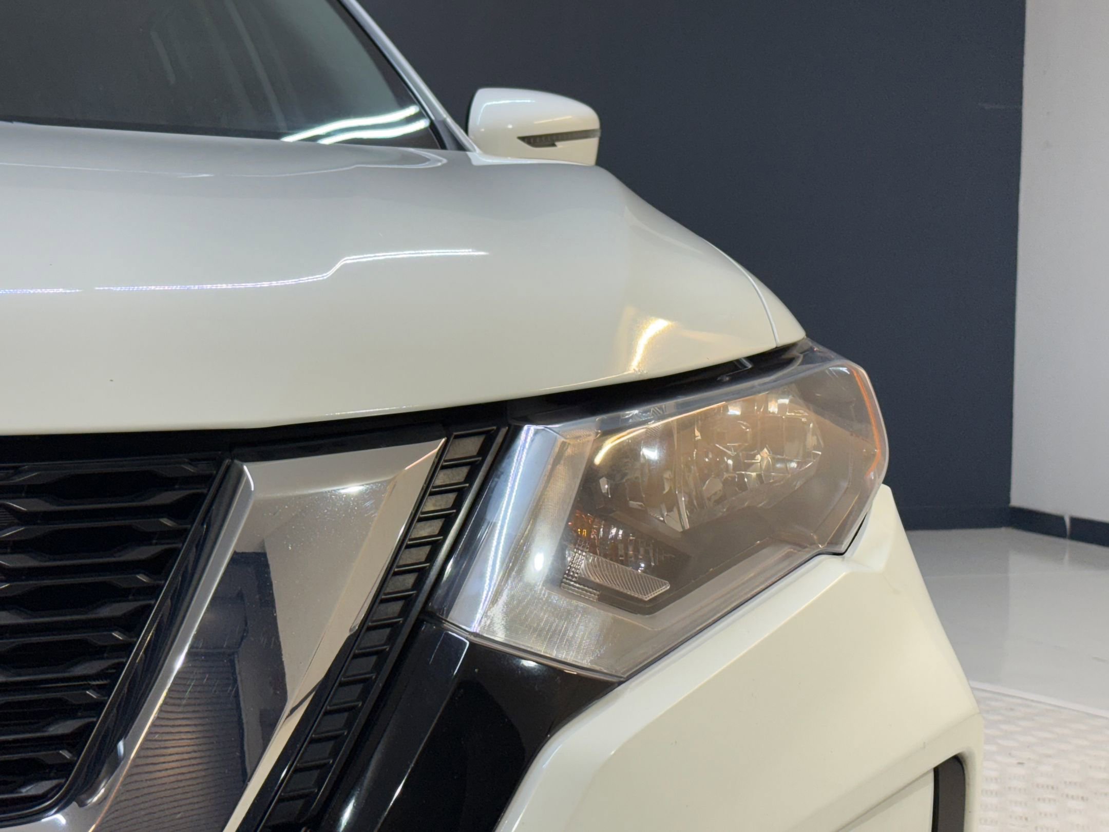 2017 Nissan Rogue SV photo 10